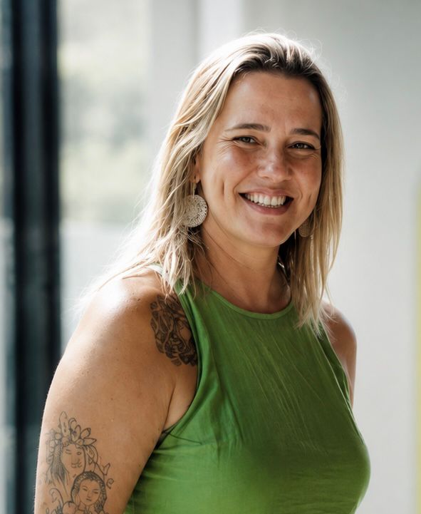 Andressa Mehl sorrindo